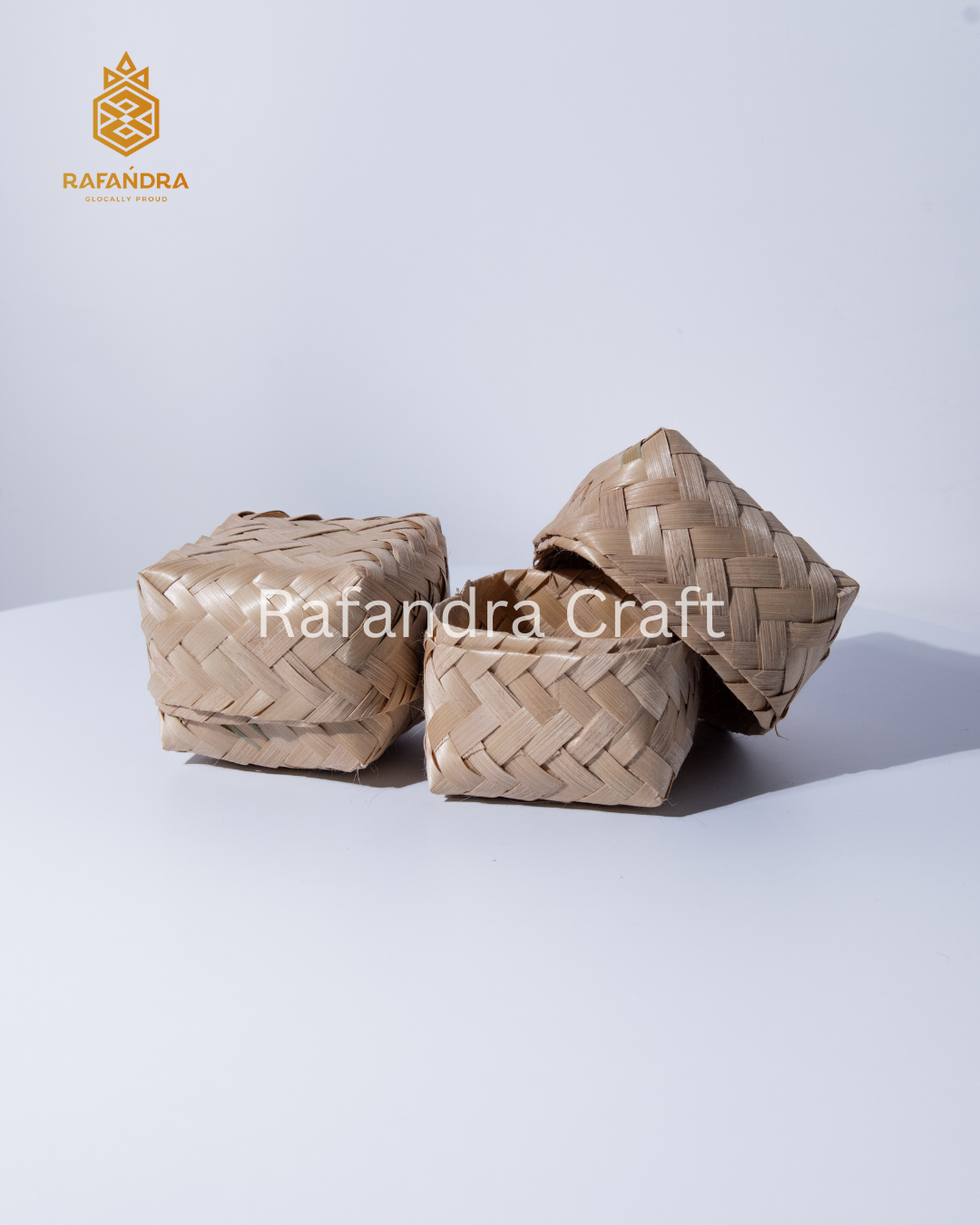 Covered Square Basket of Plaited Bamboo 12X12 (PK-KM2)